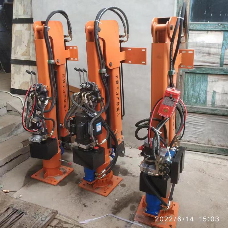 阜新市重汽蓝牌随车吊 3.2吨 国六动力强 液压驱动 农用自卸起重机